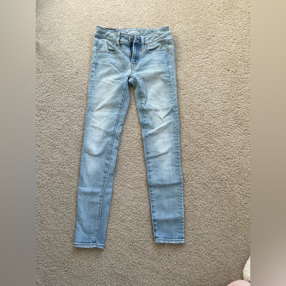 AMERICAN EAGLE JEANS